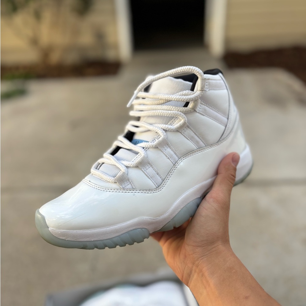 Jordan 11 Retro Legend Blue Size 8 Men’s OG BOX